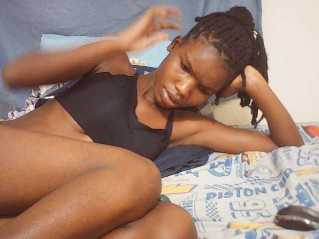Beautyviny2 live cam on BongaCams