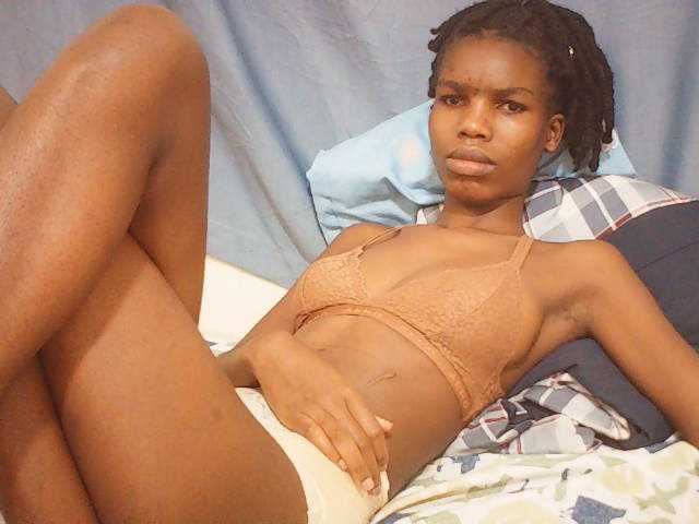 Beautyviny2 live cam on BongaCams