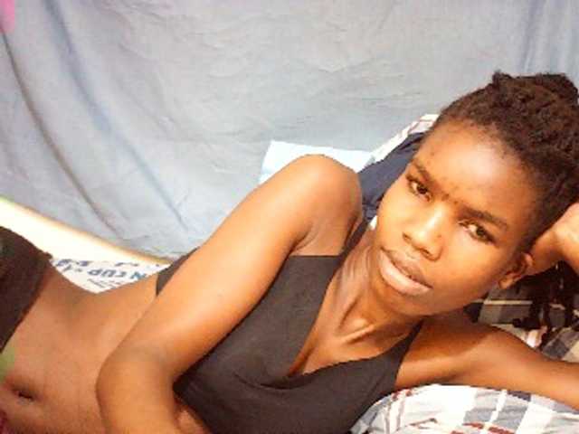 Beautyviny2 live cam on BongaCams