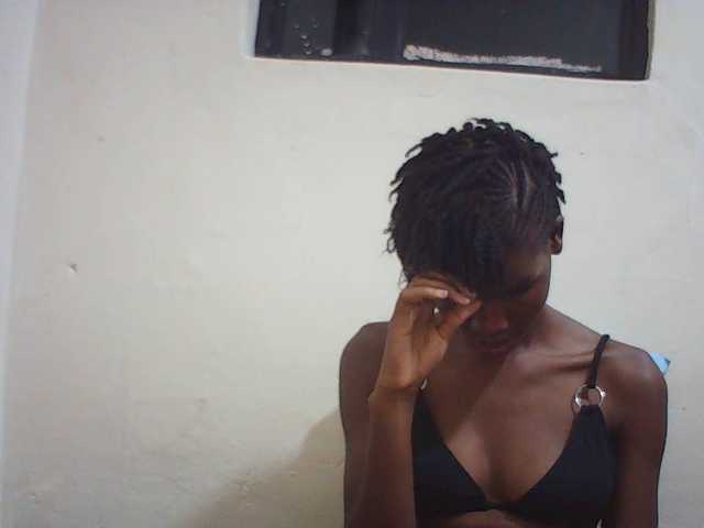 Beautyviny2 live cam on BongaCams