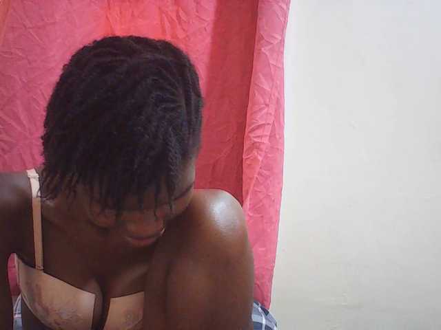 Beautyviny2 live cam on BongaCams