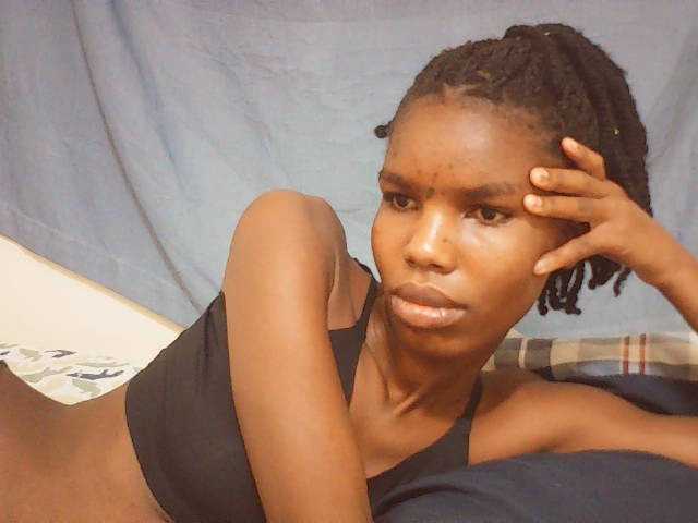 Beautyviny2 live cam on BongaCams