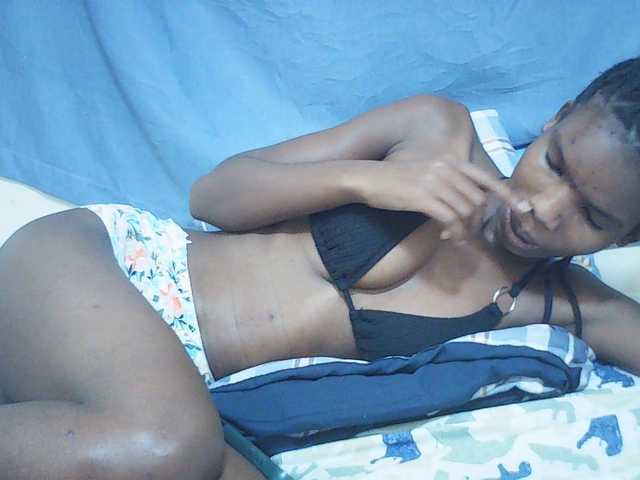 Beautyviny2 live cam on BongaCams