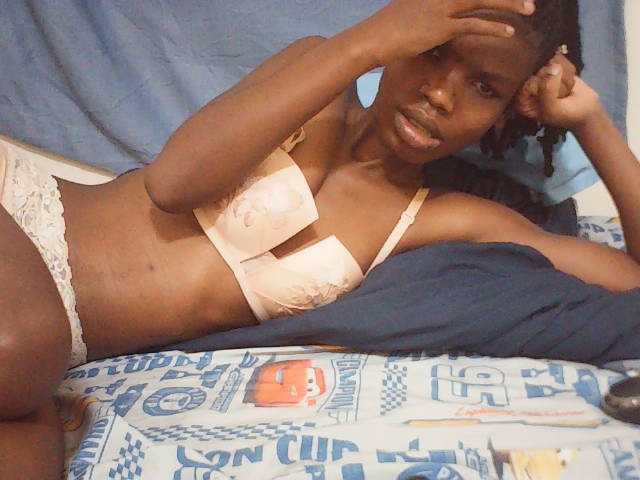 Beautyviny2 live cam on BongaCams