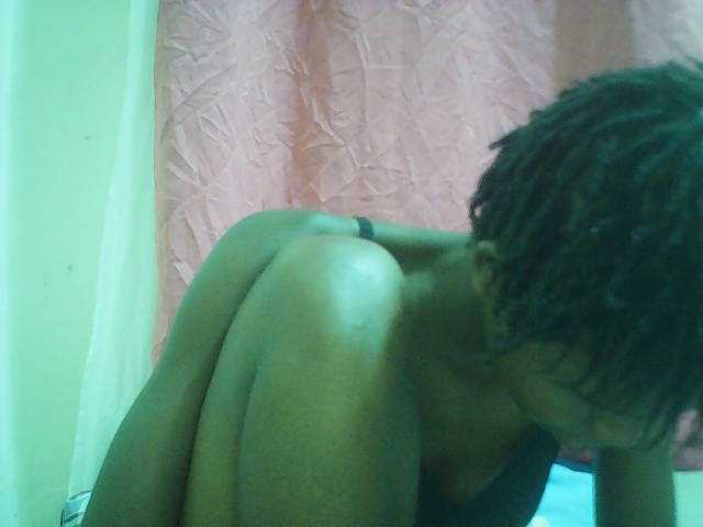 Beautyviny2 live cam on BongaCams