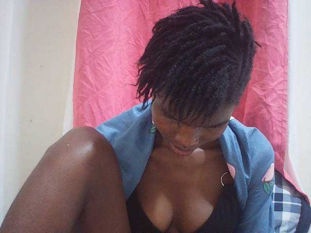 Beautyviny2 live cam on BongaCams
