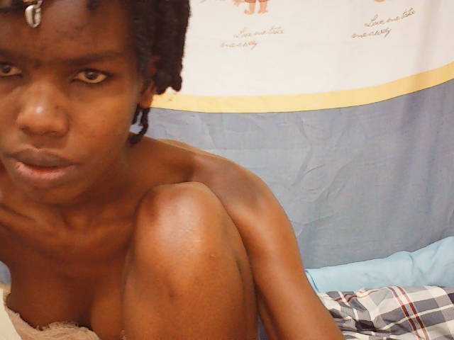 Beautyviny2 live cam on BongaCams