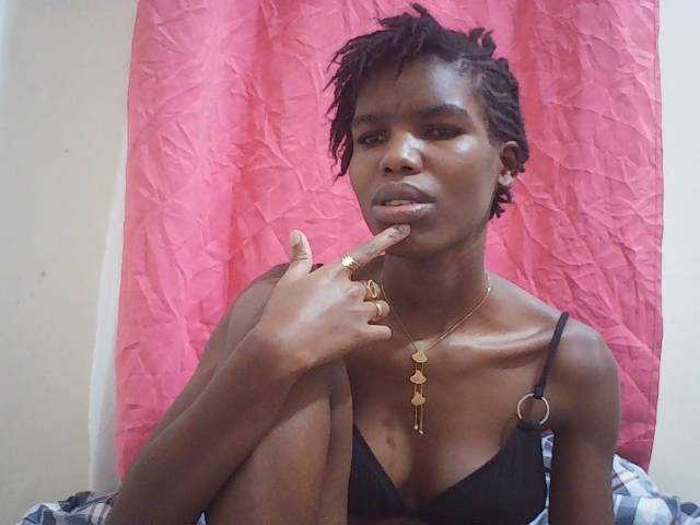 Beautyviny2 live cam on BongaCams