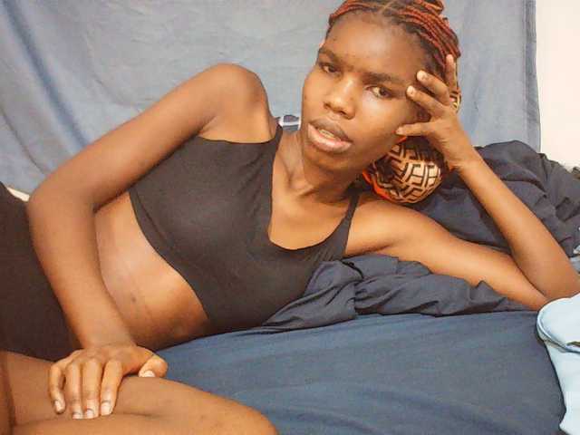 Beautyviny2 live cam on BongaCams