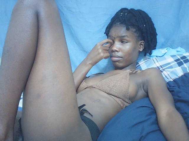 Beautyviny2 live cam on BongaCams