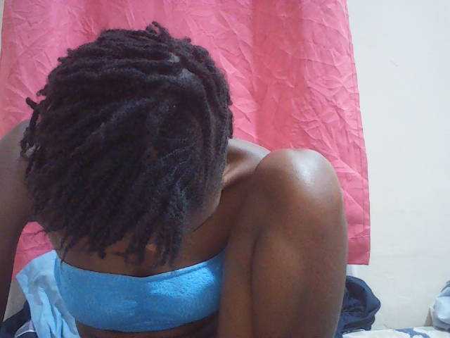 Beautyviny2 live cam on BongaCams