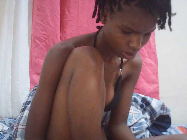 Beautyviny2 live cam on BongaCams