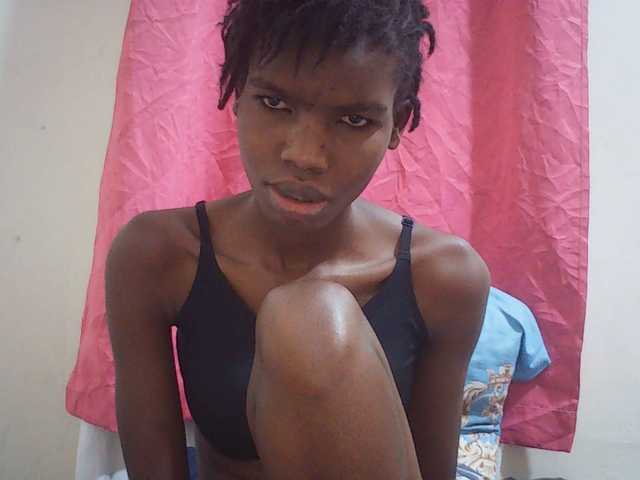 Beautyviny2 live cam on BongaCams