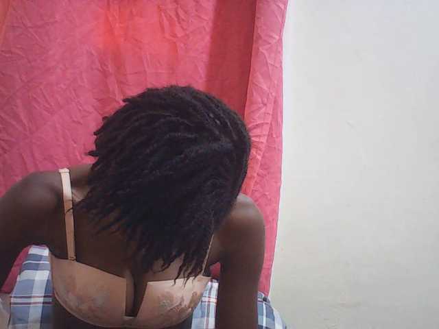 Beautyviny2 live cam on BongaCams