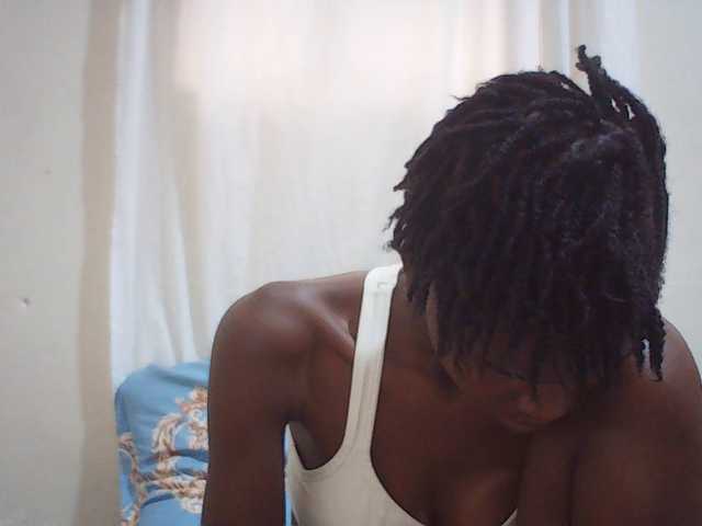 Beautyviny2 live cam on BongaCams