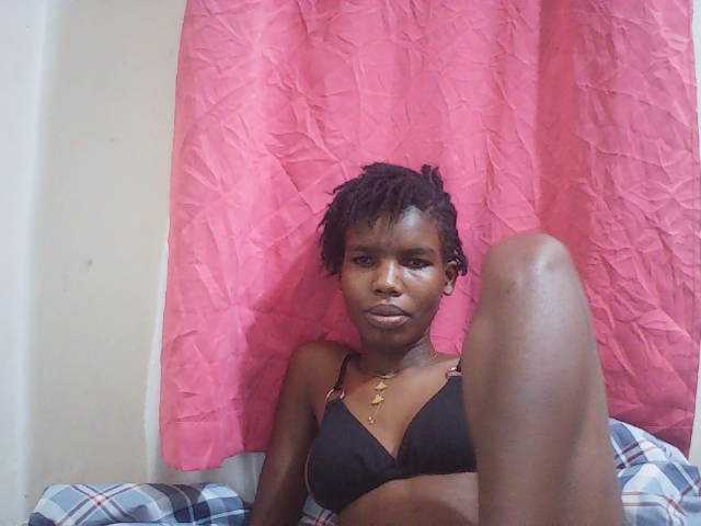 Beautyviny2 live cam on BongaCams