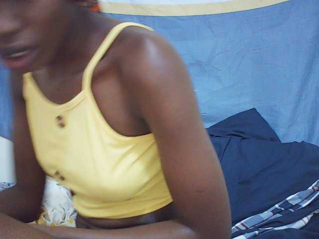 Beautyviny2 live cam on BongaCams