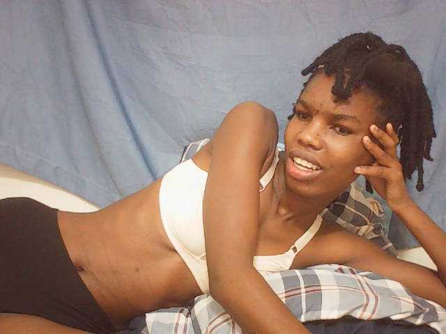 Beautyviny2 live cam on BongaCams