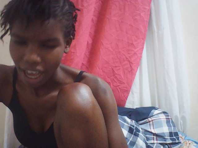 Beautyviny2 live cam on BongaCams
