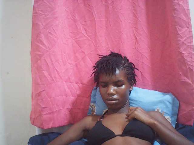 Beautyviny2 live cam on BongaCams