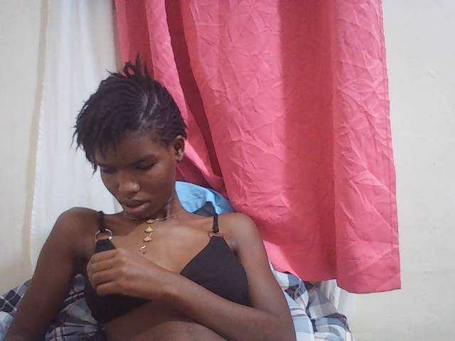 Beautyviny2 live cam on BongaCams