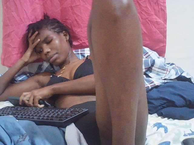 Beautyviny2 live cam on BongaCams