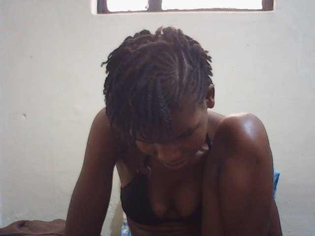 Beautyviny2 live cam on BongaCams
