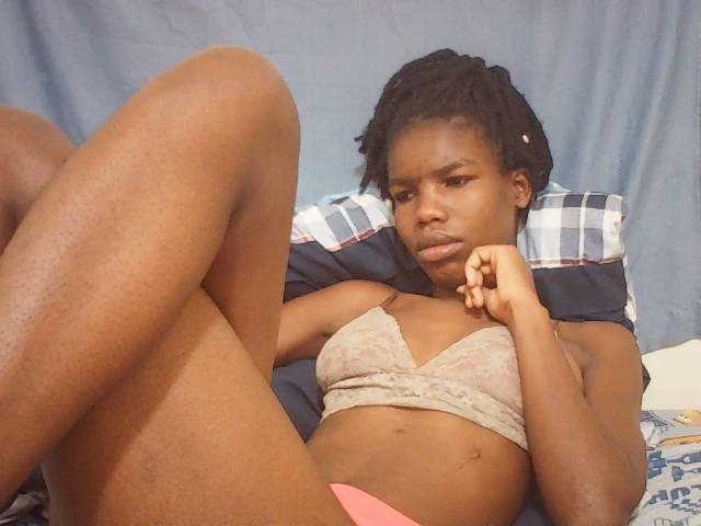 Beautyviny2 live cam on BongaCams