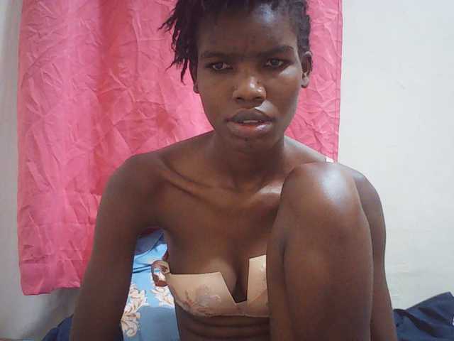 Beautyviny2 live cam on BongaCams