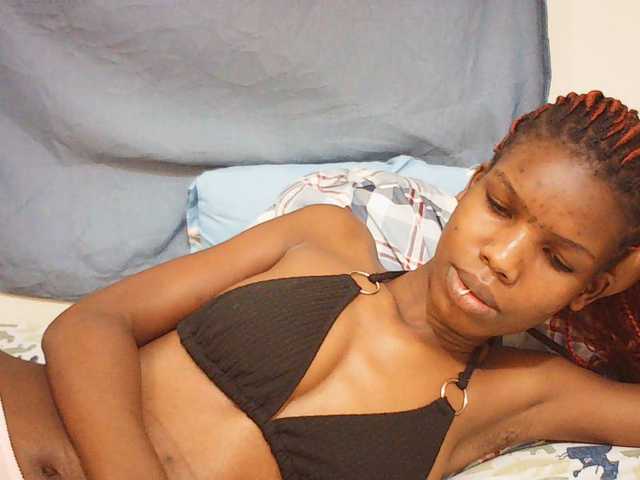 Beautyviny2 live cam on BongaCams