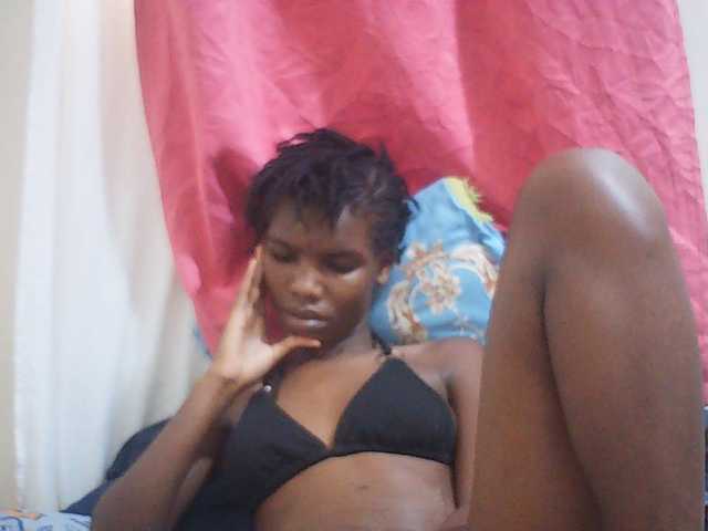 Beautyviny2 live cam on BongaCams