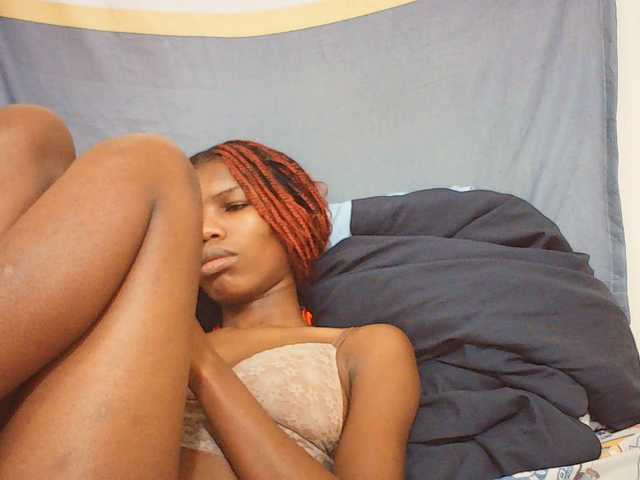 Beautyviny2 live cam on BongaCams