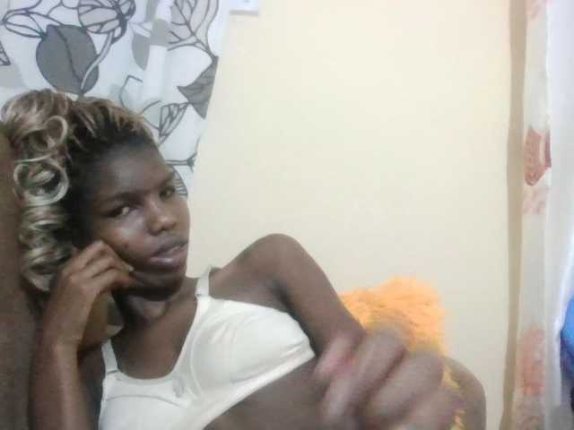 Beautyviny2 live cam on BongaCams