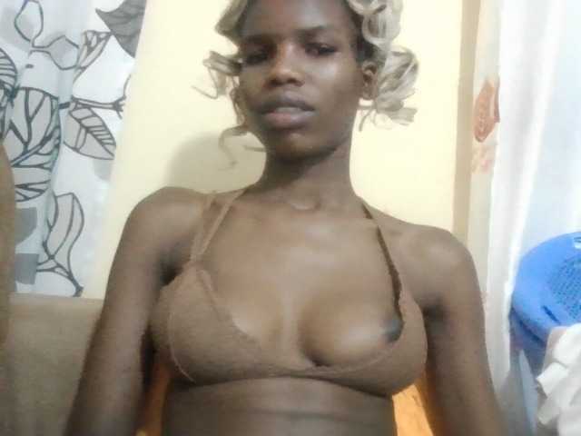 Beautyviny2 live cam on BongaCams