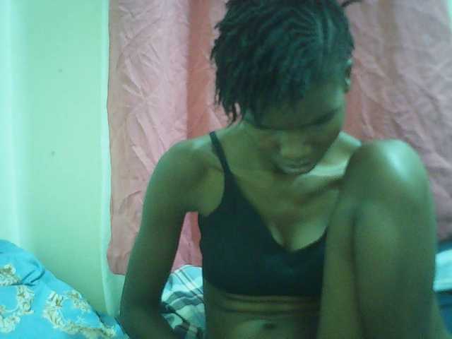 Beautyviny2 live cam on BongaCams