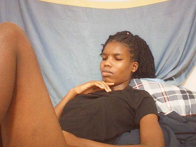 Beautyviny2 live cam on BongaCams