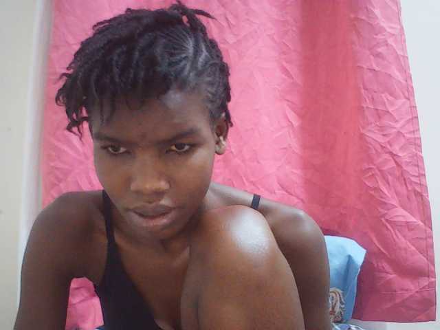 Beautyviny2 live cam on BongaCams
