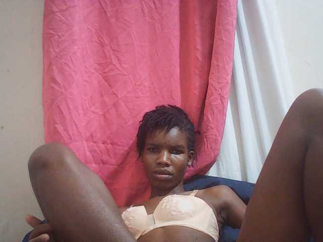 Beautyviny2 live cam on BongaCams