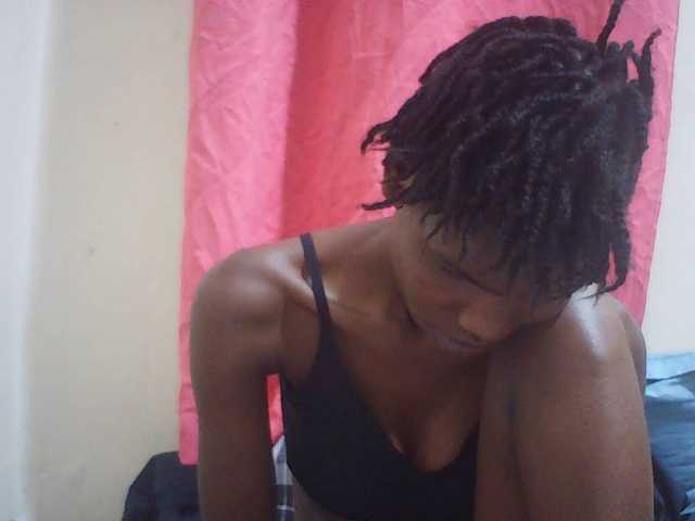 Beautyviny2 live cam on BongaCams