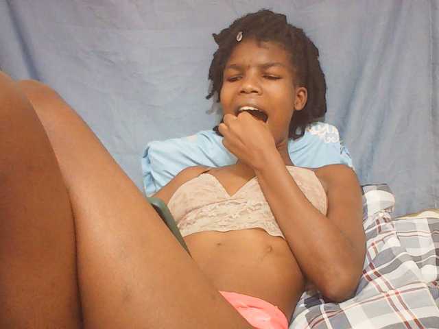 Beautyviny2 live cam on BongaCams