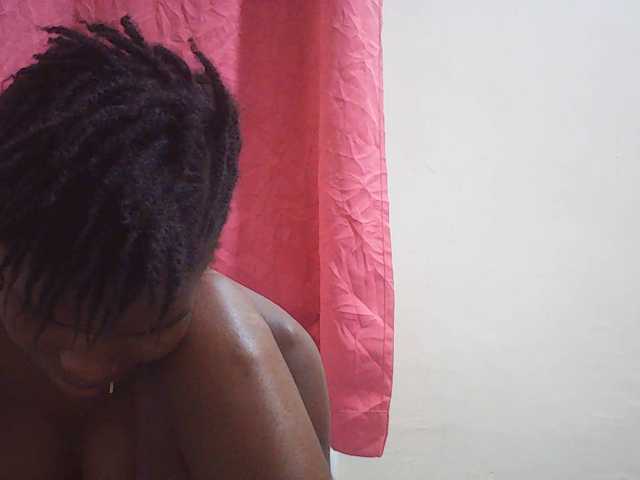 Beautyviny2 live cam on BongaCams