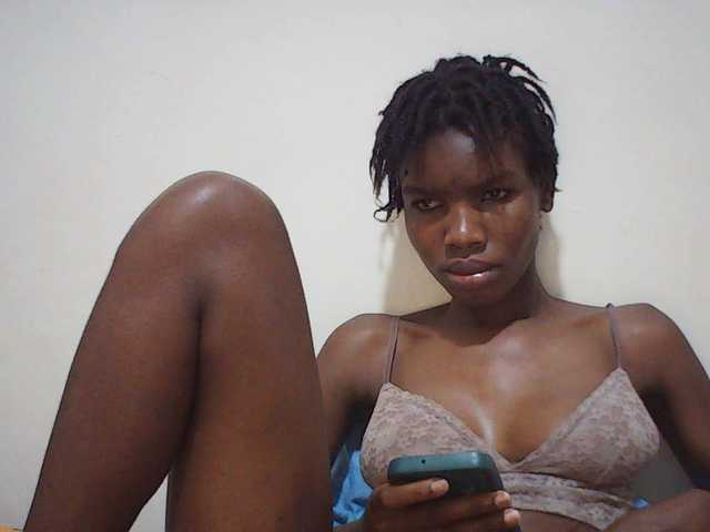 Beautyviny2 Live Cam on BongaCams