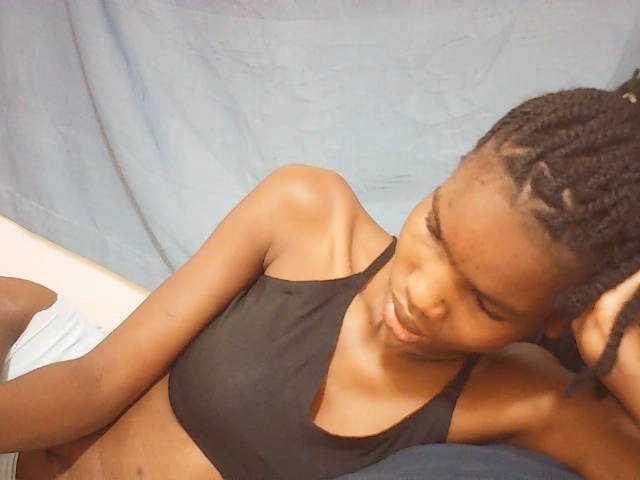 Beautyviny2 live cam on BongaCams