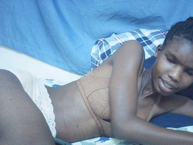 Beautyviny2 live cam on BongaCams