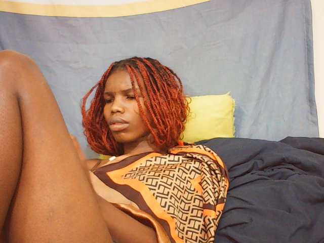 Beautyviny2 live cam on BongaCams