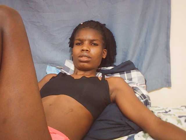 Beautyviny2 live cam on BongaCams