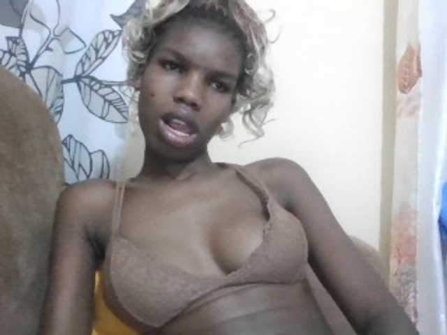 Beautyviny2, en directo ahora en BongaCams