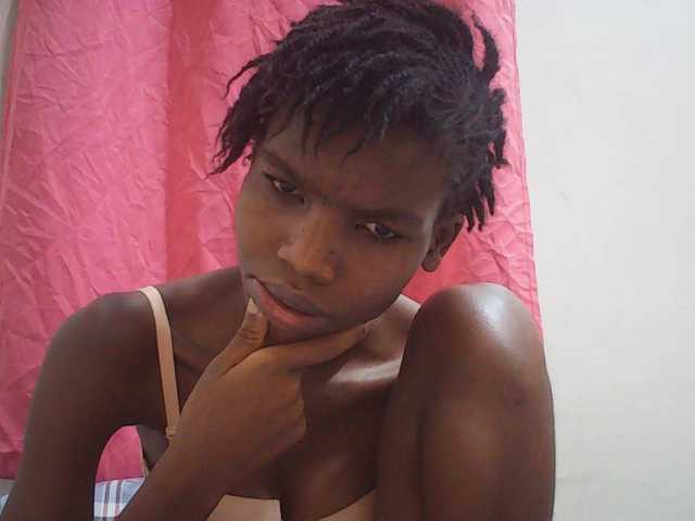 Beautyviny2 live cam on BongaCams