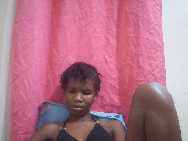 Beautyviny2 live cam on BongaCams