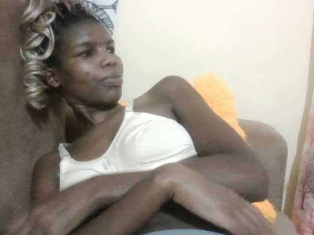 Beautyviny2 live cam on BongaCams